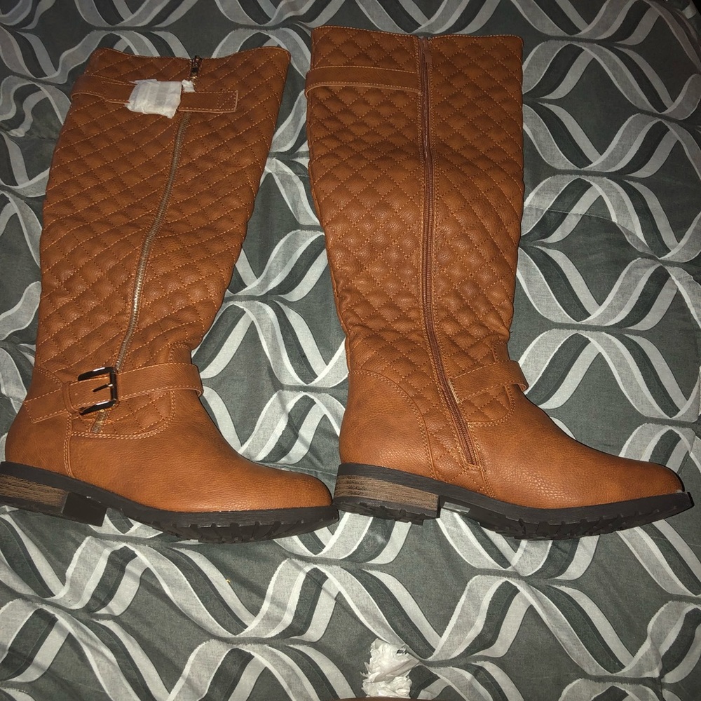 Cute boots 👢 👢 brand new!!!!